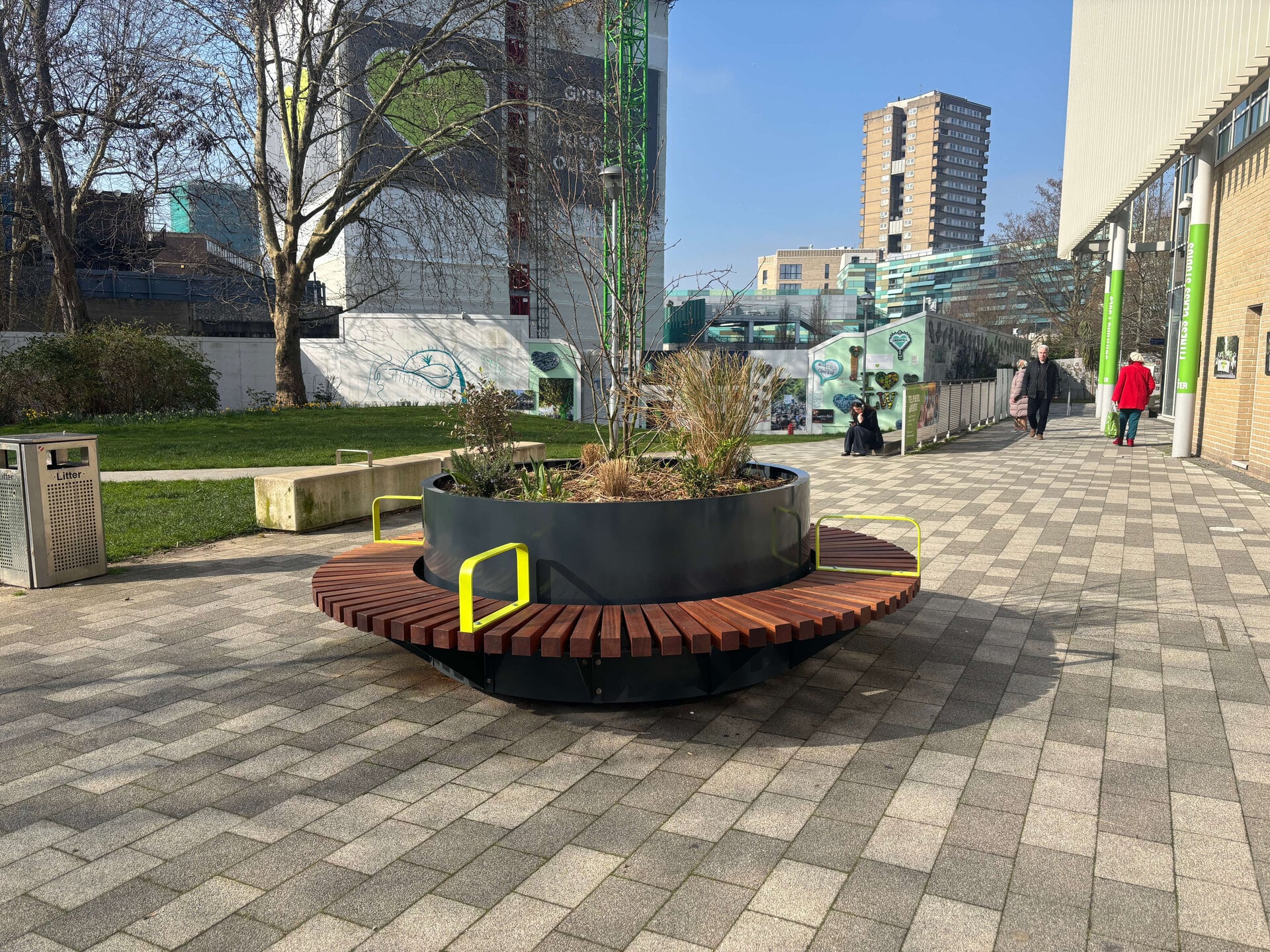 Kensington Leisure Centre Solar Parklet