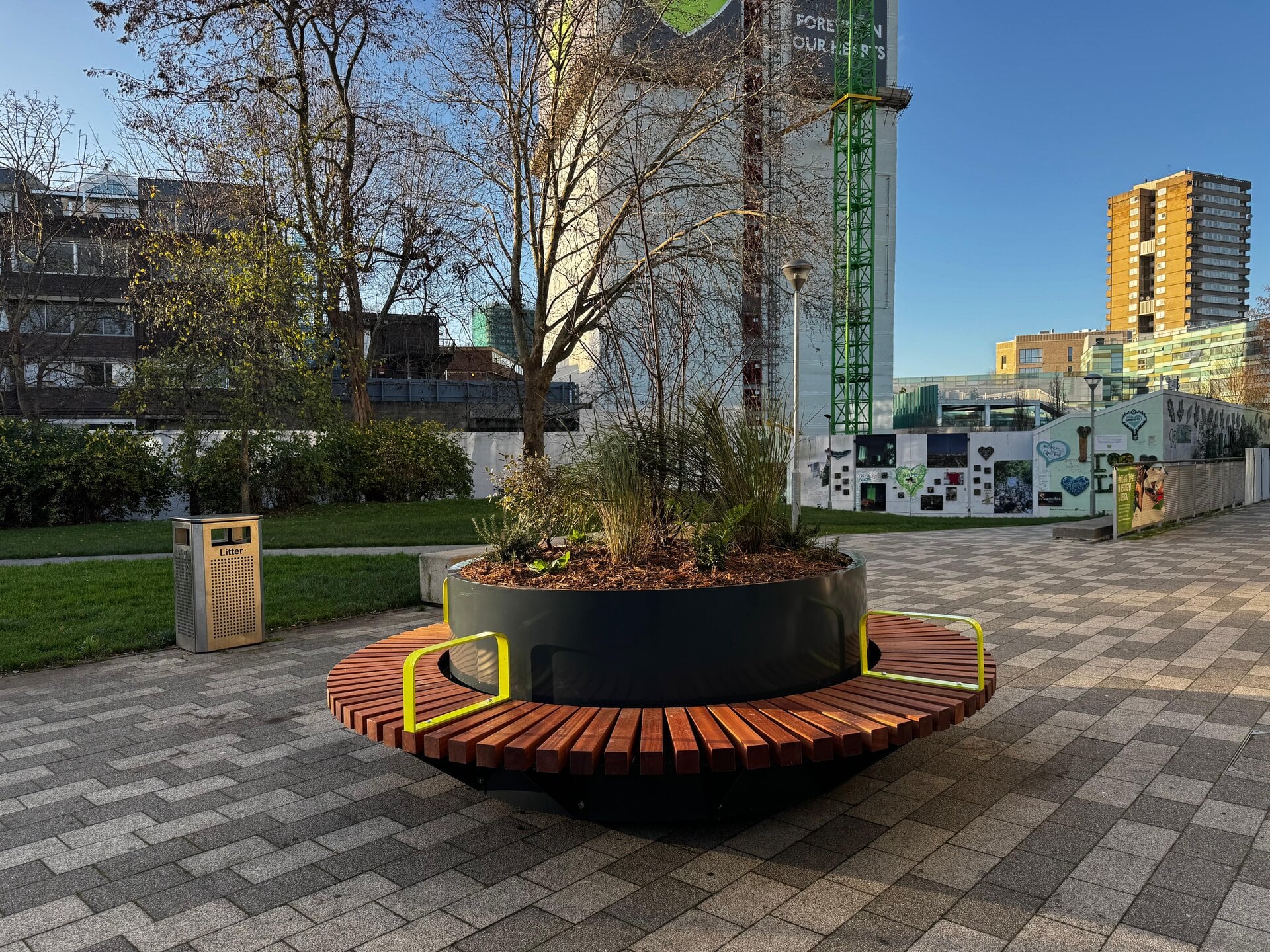 Kensington Leisure Centre Solar Parklet