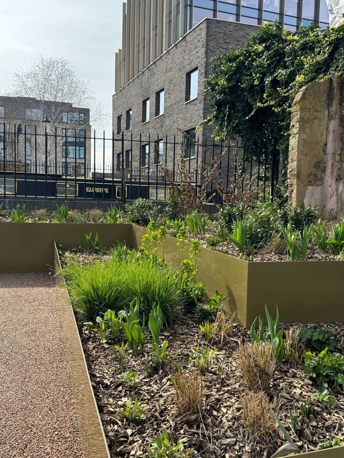 Queen's Park Canalside