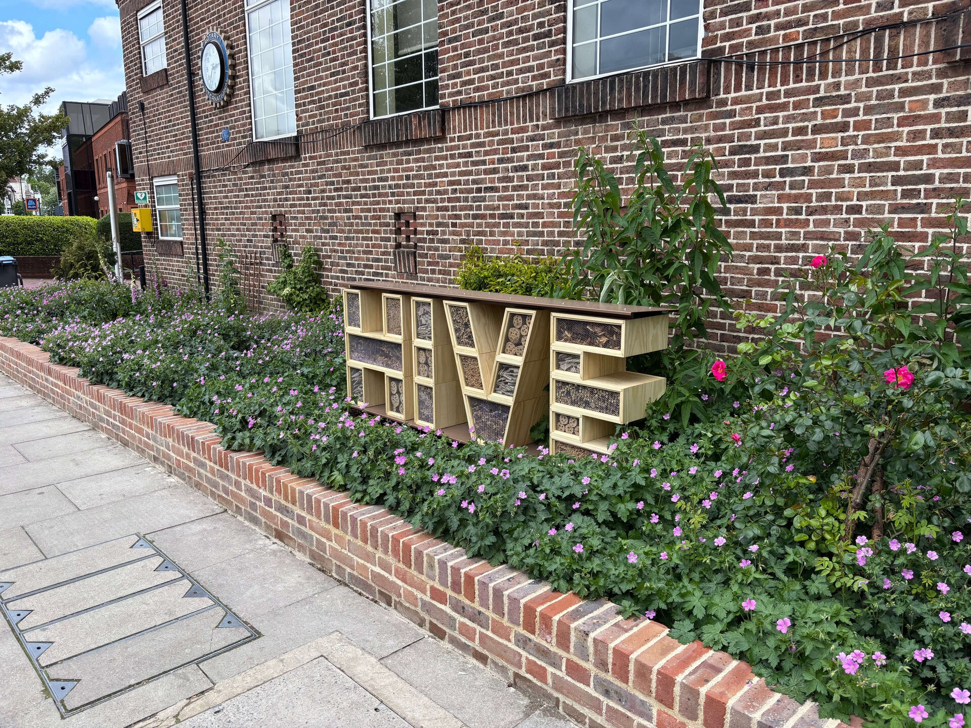 Coulsdon Community Garden Bug hotel